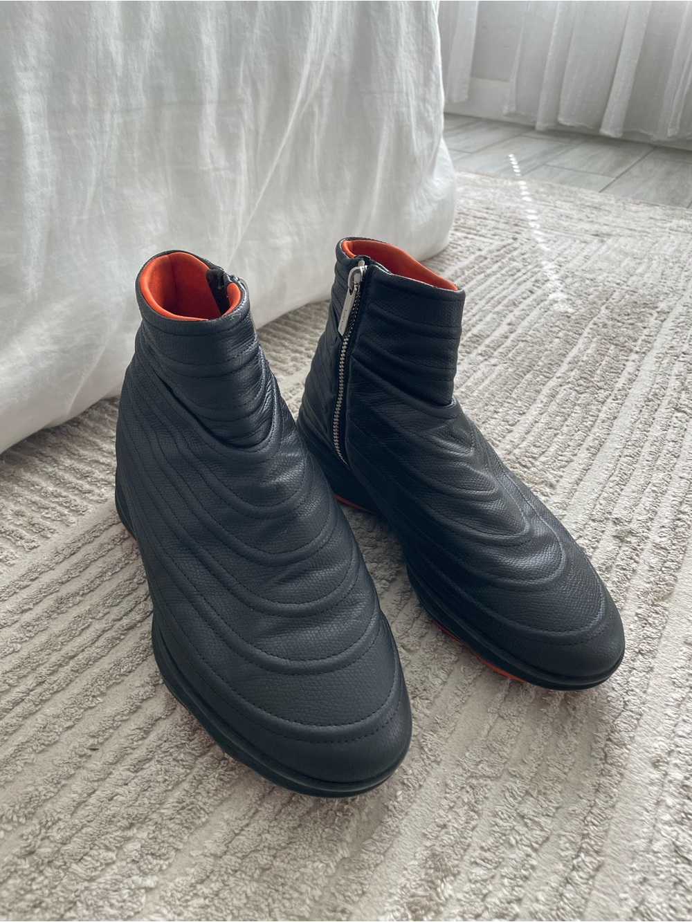 VALEXTRA Leather High-Top Sneakers - Picture 3 of 12